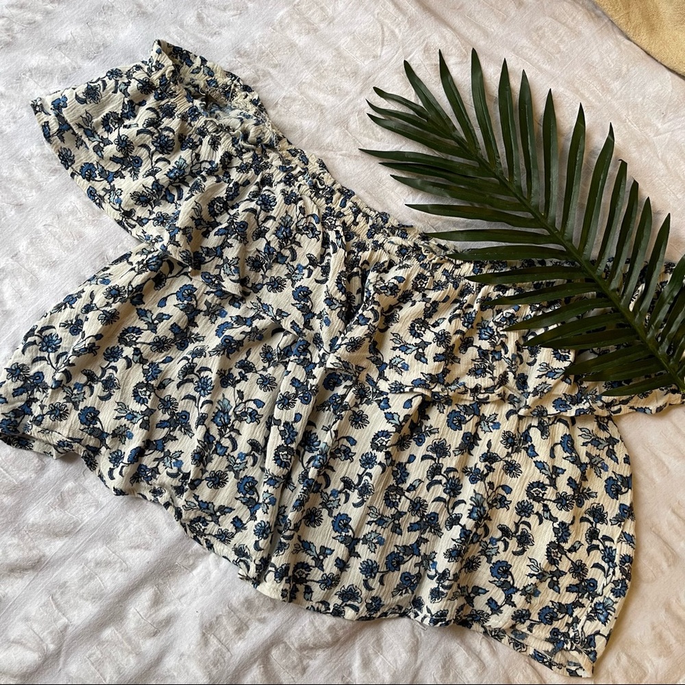 Charlotte Russe Blue and White Flower Off Shoulder Blouse SIze L